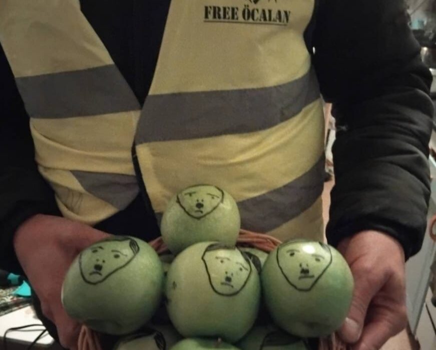 äpplen för protestaktion